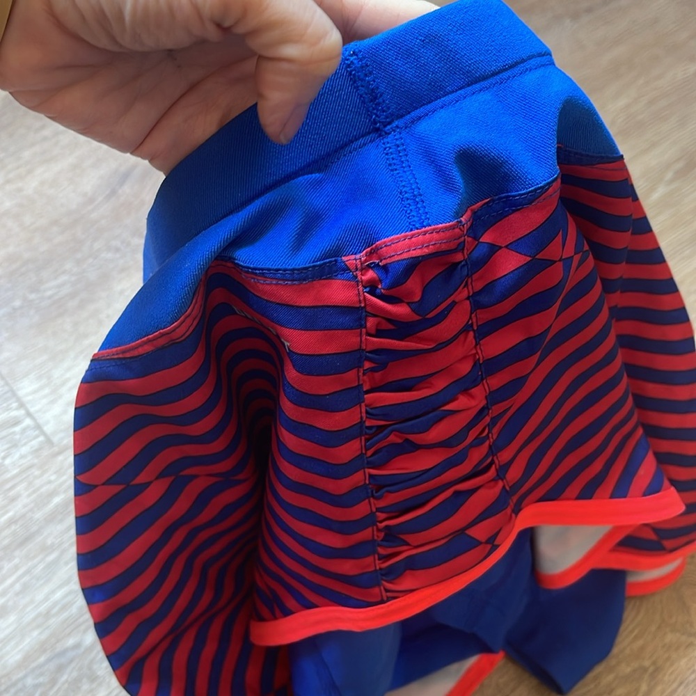 Nike small skort like new blue red strips workout fitness skirt shorts - Picture 11 of 11